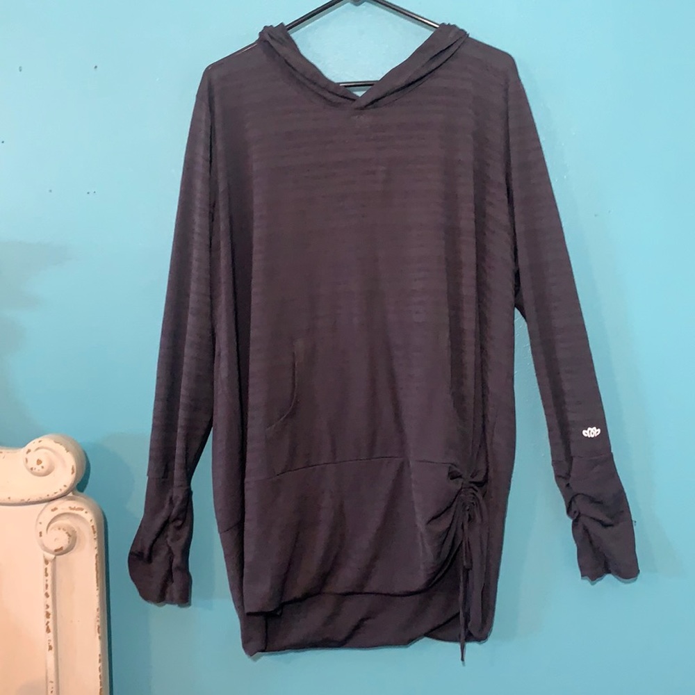 Maurices active top size 3